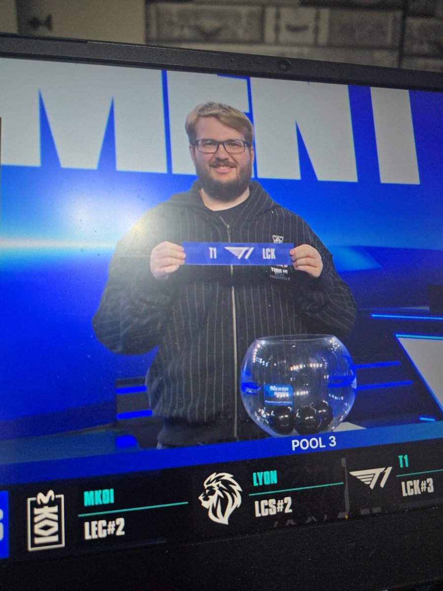 LoLEnatron's tweet photo. Afsfsfadsfsfaacsfsfaca facing T1 round1. Great news before our flight to NA. Obrigado Nick W! https://t.co/VdiD9kXByV