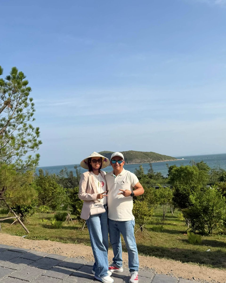 HandeeSu's tweet photo. Viếng Mộ Bác, một chuyến đi đầy ý nghĩa. Thành kính tưởng nhớ Đại tướng Võ Nguyên Giáp. https://t.co/Q3WetrA56D