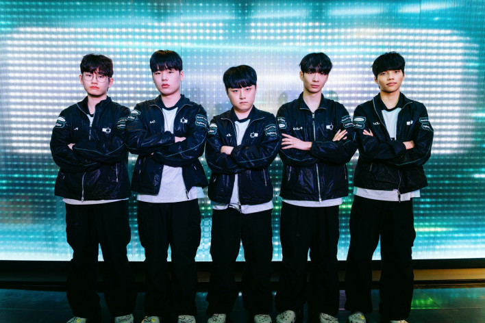 dkrhemm's tweet photo. LE PETIT G2 SERA CONTRE L'IMMENSE DK
ça va être magistrale mes frères ces worlds mama
#DKWIN #DplusKIA #ShowMeYourMadness #DKNATION https://t.co/8n5MDxRSte