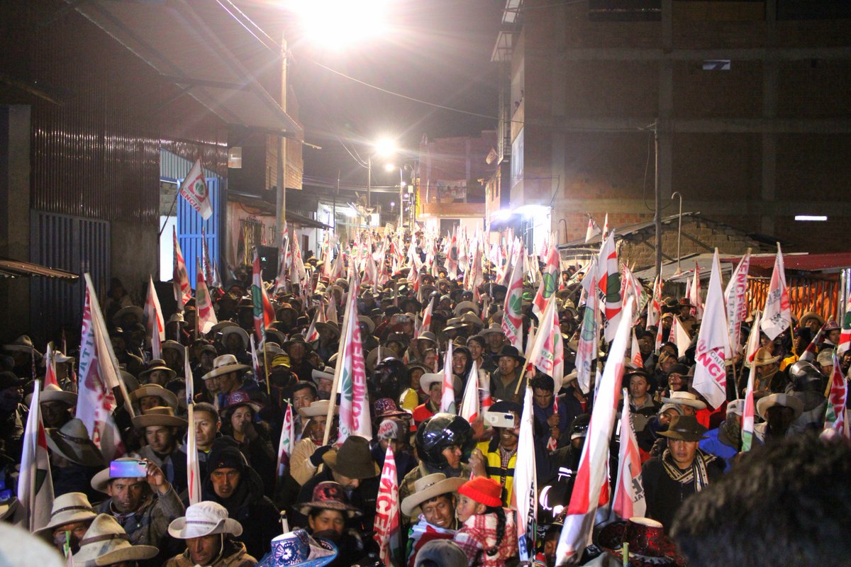 Vero_Mendoza_F's tweet photo. Gracias, Chumbivilcas, por tu coraje, tu dignidad, por cuidar nuestra identidad.

Gracias por haberle dicho sí a un proyecto descentralista, de integración e industrialización con más del 50% de tus votos. Gracias a Livitaca, Chamaca y Quiñota que lo han respaldado en más de 60%. https://t.co/28tOgqEmvu