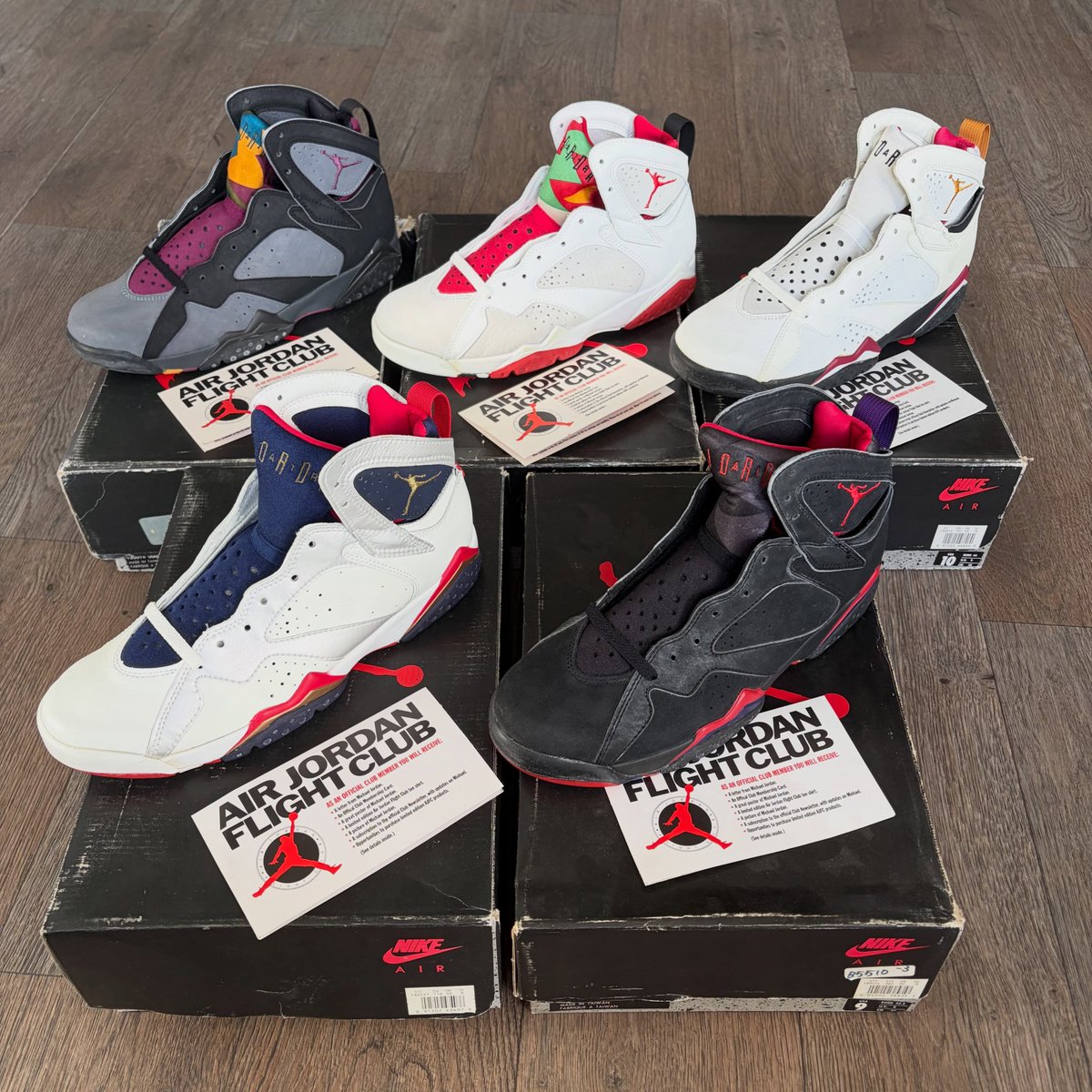 JustFreshKicks's tweet photo. Complete OG Air Jordan 7 set from 1992 🤯🔥 https://t.co/KwqrCgxSeT