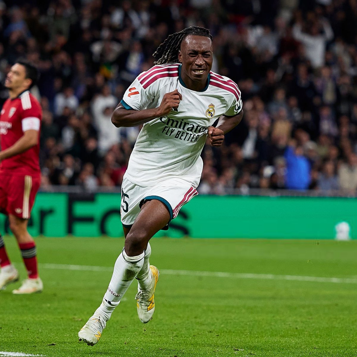 ActuFoot_'s tweet photo. 🚨🚨🚨 YAN DIOMANDÉ 🇨🇮 BUTEUR ET PASSEUR DÉCISIF AVEC LE REAL CE SOIR !!!!!! ⚽️🎯🤍

Ses 4 dernières titularisations, ça donne ça :

⚽️🎯 vs Séville 
🎯 vs Rome
⚽️ vs Villarreal
🎯 vs Elche

CRACK DIOMANDÉ. 💎 https://t.co/9I1Q4M4rbu