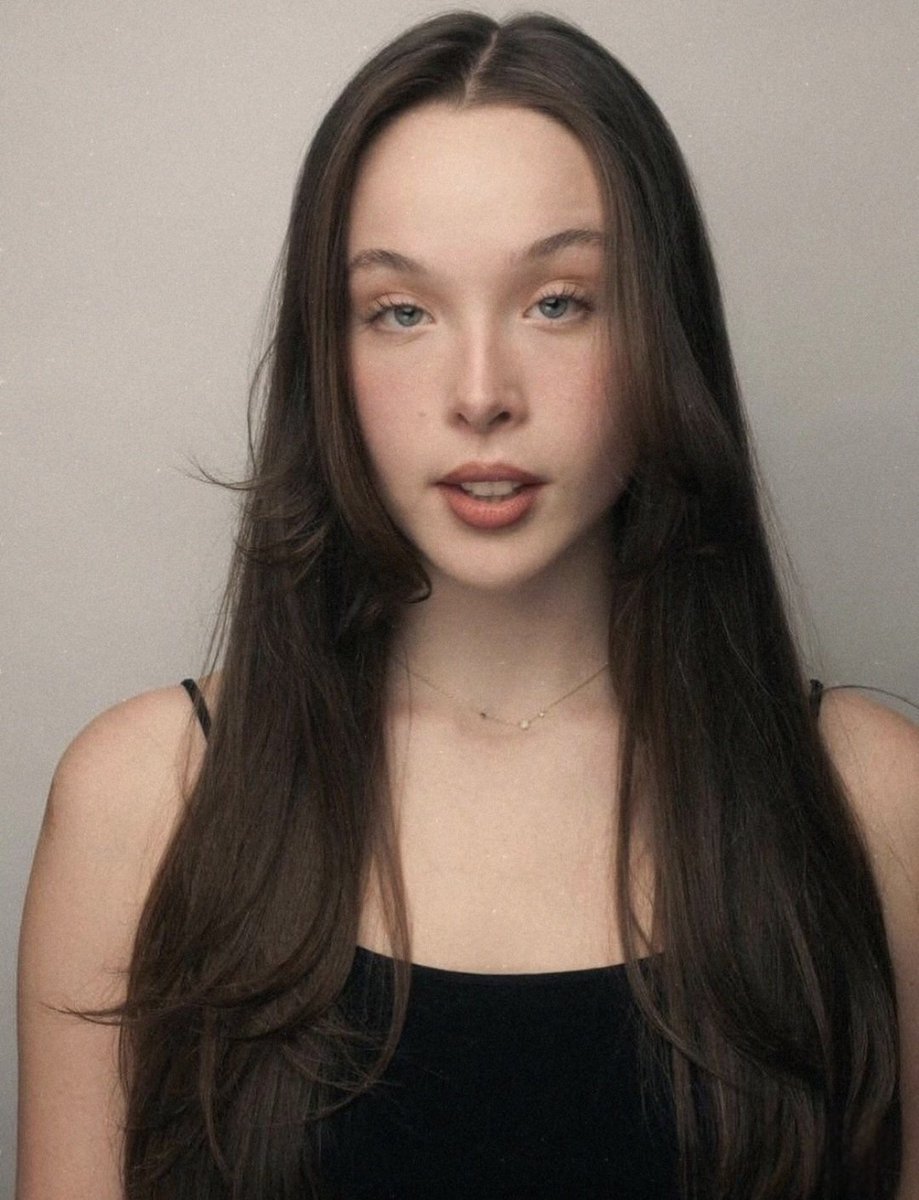 ellabeautty's tweet photo. brunette ella 🩶 https://t.co/h4Fdnx67sS