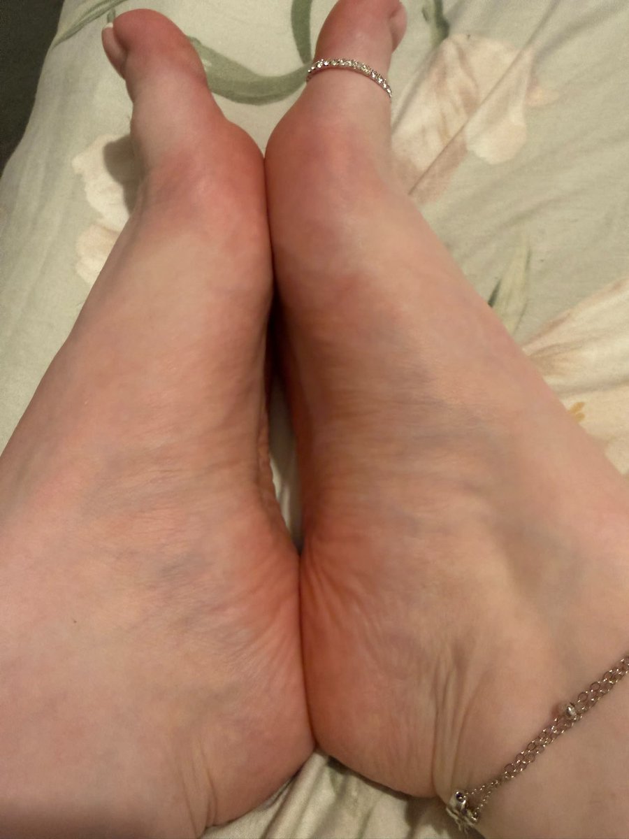 WorkBootBabe's tweet photo. Happy Sunday 💍 

Join my Only Fans - https://t.co/DCr6x98A3y https://t.co/7yf6KkAukR
