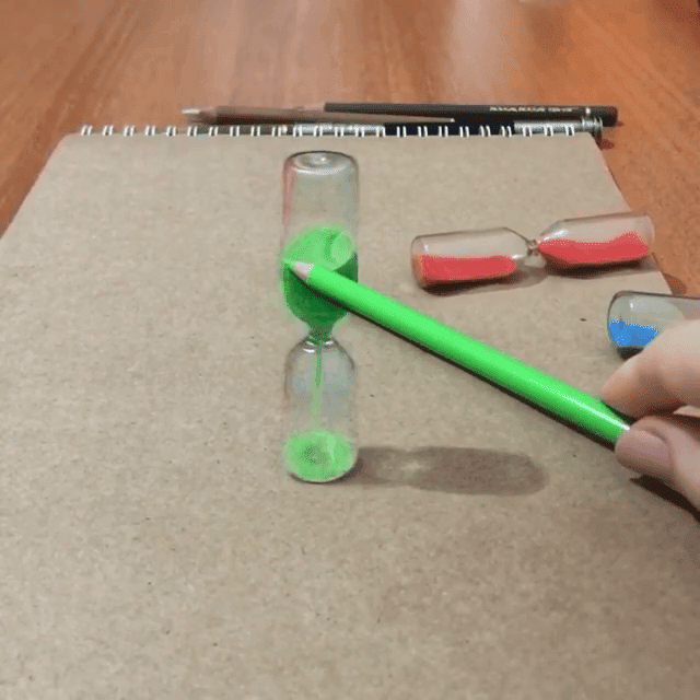 DesignStack_co's tweet photo. #Blue #Green and #Red Hourglass.  🍃️🌺️🍃️
Drawing Illusions Mixed With Real Objects. By Elif Nihan Sahin. https://t.co/GQdckMHcsY