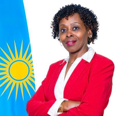Tv5Rwanda's tweet photo. 🚨 AMAKURU
Umutubuzi wiyitiriye ambasaderi w'Urwanda mubwami bwa Esipanye amb Christine Nkurikiyinka yatahuwe

Amb Nkurikiyinka abinyujijwe kuri x ye yagaragaje ko hari umutubuzi umwiyitirira  akoresheje konti ya Instagram @nku.christine,akayikoresha  mu gusaba abantu amafaranga.

Yasabye abantu kutayitiranya na we, ahubwo bakayitangira Report na Block kugira ngo hirindwe abashobora gutekerwa umutwe 

@CNkulikiyinka

#tv5news #tv5 #ScamAlert #Rwanda