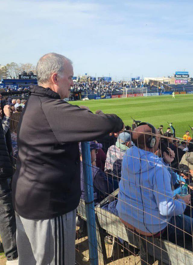 theawayfans's tweet photo. Marcelo Bielsa spotted in the stands for Liverpool Montevideo v Peñarol in Uruguay.

This is a man who has managed in some of the world's best leagues, yet he’ll still turn up to a domestic game and watch it without any of the celebrity treatment.

One of football’s most respected characters.