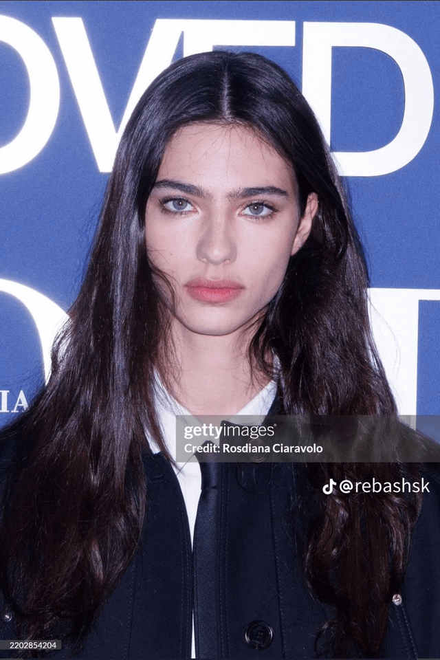 2ndworldmusic's tweet photo. Rightoids genuinely want you to believe left is more attractive than the right https://t.co/tzuqjKtbrI
