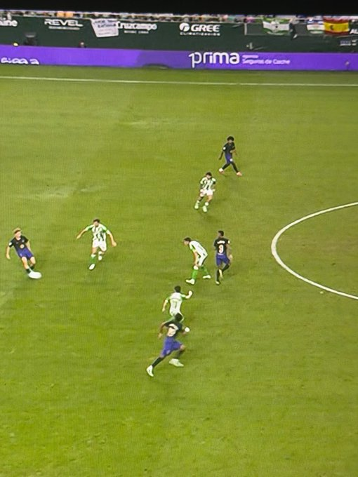 LaCeballoneta's tweet photo. el fuera de juego semiautomático es una cosa... https://t.co/2PGPglZcLH