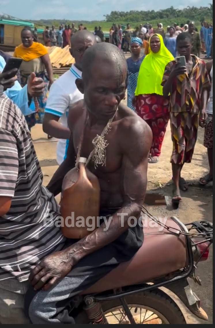 MOgwueleka69415's tweet photo. BREAKING, BREAKING, BREAKING NEWS:

No day passes without a heinous crime committed by a Yarigba person.

Ogun Police Arrest 56-Year-Old Y0ruba Man From Ogun State Who Burnt His Wife To Death in Ogun State, Nigeria. 

The Y0ruba man's name is Madarikan Emehinola. https://t.co/u2LDqR5VZl