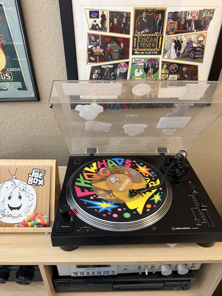 electricwiz2285's tweet photo. Joebox 7” on the homestar slipmat, underneath the on cinema signed print. Yuppppp #internetaddict #addictedtoyoutube #ilovebluelight https://t.co/T9YvPVlxOu