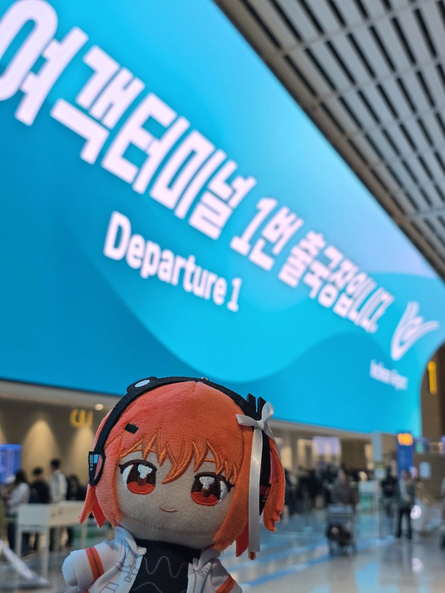 G6DA_AZERA's tweet photo. 아침부터 웬 공항..... https://t.co/u42hgQH7by