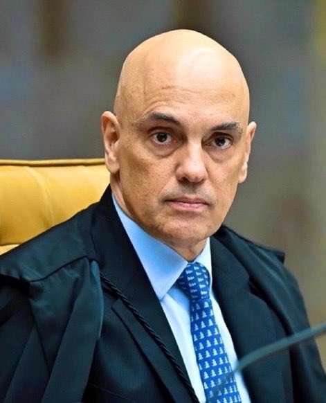 NewsLiberdade's tweet photo. 🚨URGENTE - PF envia ao STF inquérito contra Flávio Bolsonaro, por suspeitas de lavagem de dinheiro com o advogado Willer Tomaz, e Alexandre de Moraes é sorteado com relator https://t.co/YTecLio9Jo