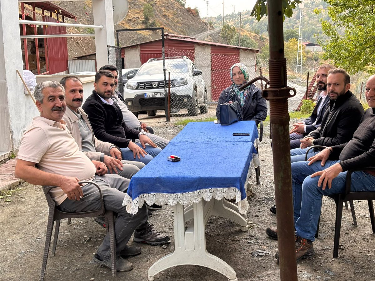 KulpParti80183's tweet photo. İl Başkanlığımızın ilçe programları kapsamında; İl Başkan Yrd. sn. M. Faris Budak, İl Yönetim Kurulu Üyelerimiz ve teşkilatımızla; Narlıca, Kaynak ve İslamköy  mahallerimizi ziyaret ederek talep ve beklentilerini dinledik.
Gönül kapılarını açan hemşehrilerimize teşekkür ediyoruz. https://t.co/4XrJBLqeco