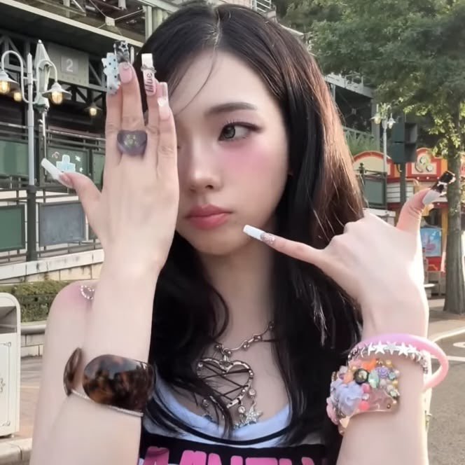 hrtkrina's tweet photo. moot hunt!!

- hii im kenzie and im 19
- im looking for aespa moots!
- i bias karina!
- i have been a stan since debut
- im not new to #stantwt or #kpoptwt 

♡/↻ to spread
 
lets be friends!!
#aespatwt #mytwt #moothunt https://t.co/wyE70a1Xg7