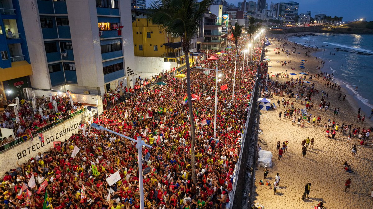 Jeronimoba13's tweet photo. Na Bahia, fascista nao se cria! #AtoPelaDemocracia https://t.co/vJybPN5e4B