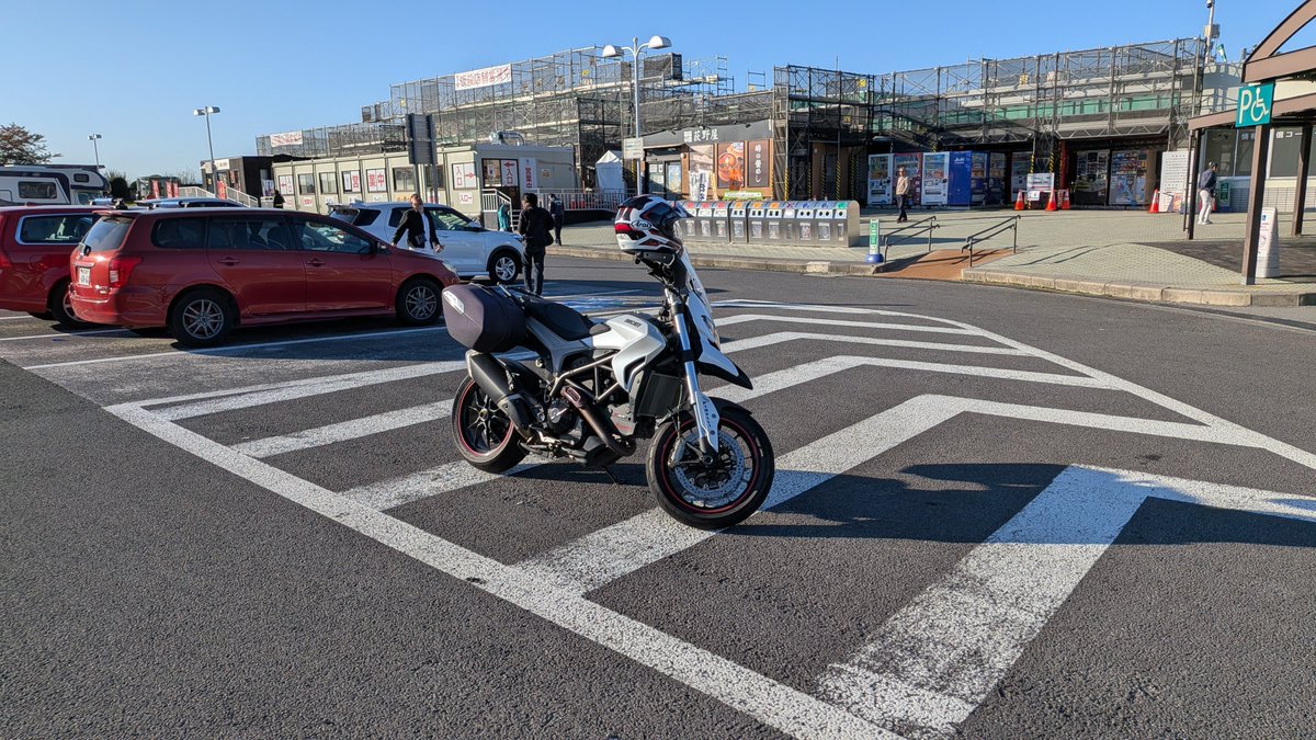 kuni4z's tweet photo. 昨日はバイク3台で志賀高原→渋滞動かず万座方面→長野原方面→峠越え榛名湖、伊香保の饅頭屋清芳亭→水沢うどんの大澤屋→藤岡から県道13秩父方面お帰りと460kmくらい13時間の旅でした！✨ https://t.co/DIQ9LXEBuX