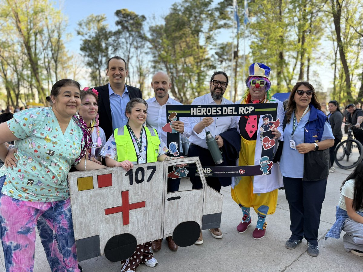 lucascastelli16's tweet photo. FELICES 104º AÑOS, CENTENARIO 🥳 
Hoy quiero saludar a cada vecino y vecina que hace de esta ciudad un lugar para vivir, trabajar y salir adelante. A las familias que la vieron crecer y a las que la siguen eligiendo para construir su futuro.

Centenario es su gente. Es el laburo de todos los días, el comerciante que abre temprano, el vecino que da una mano, las instituciones que acompañan y tantas familias que empujan para que la ciudad siga creciendo. 

En este nuevo aniversario, mi abrazo grande a todos los centenarienses.