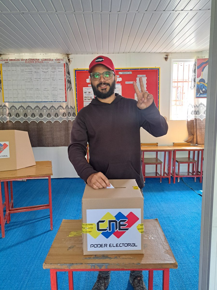 JJCordero_92's tweet photo. Listo mi voto en la Comuna Agrícola Comandante Eliezer Otaiza #ConsultaPopular https://t.co/9F1LXJnQQj