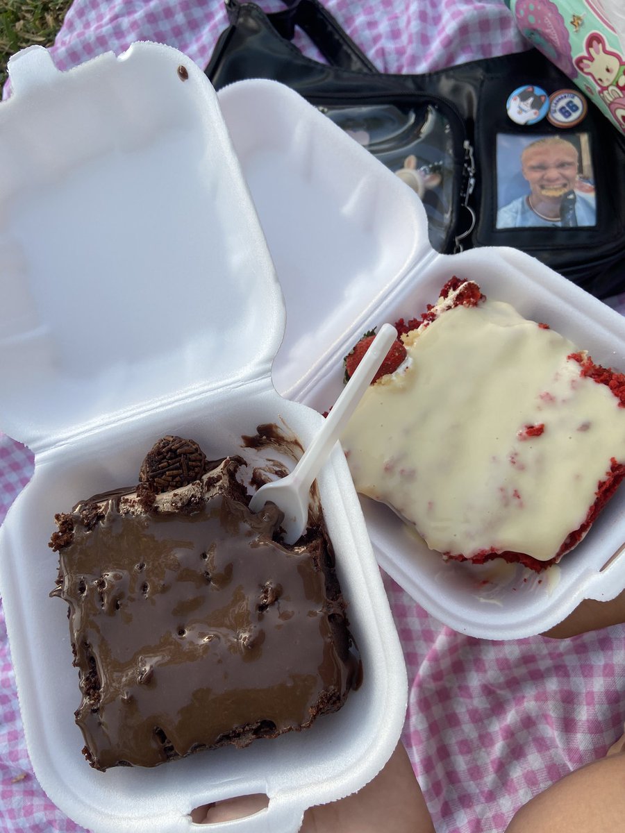 ithvelain's tweet photo. eu quando saio da psicose política pra ir assistir turma da mônica ao ar livre com o meu amorzinho <3 https://t.co/2R0nCSXOSd