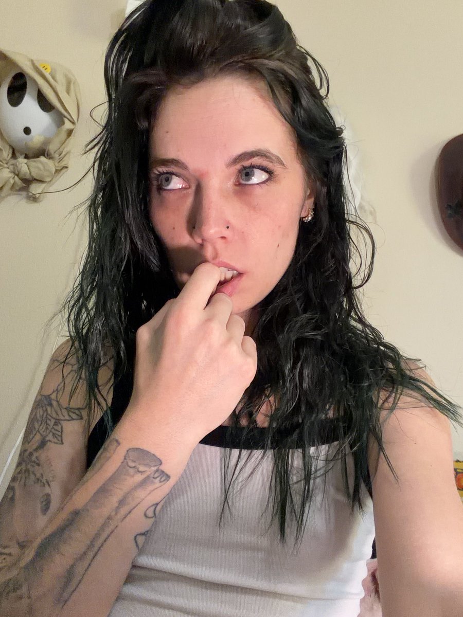 Kittycontraband's tweet photo. I need 5k to move! Selling whatever the hell you want! Help me move please! 
#sellingcontent #videocall #videochat #discord #telegram #nsfw #spicycontent #smoking  #justagirl https://t.co/LMWHAkC0fK