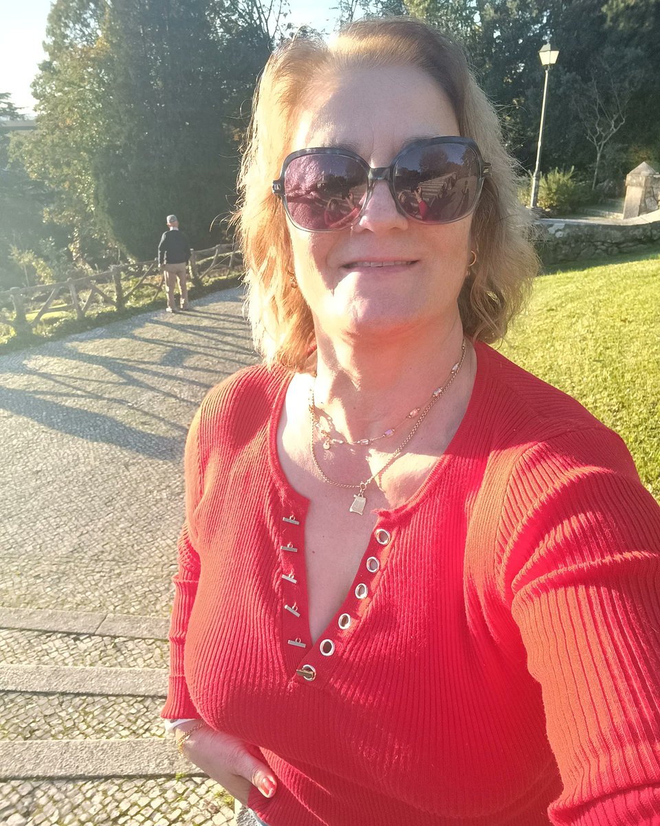 CelesteCorreiaX's tweet photo. Mulher de 69 anos, sedutora, procura homens jovens e divertidos. https://t.co/8vpvBu4Rvg https://t.co/dWWZA5tMkE