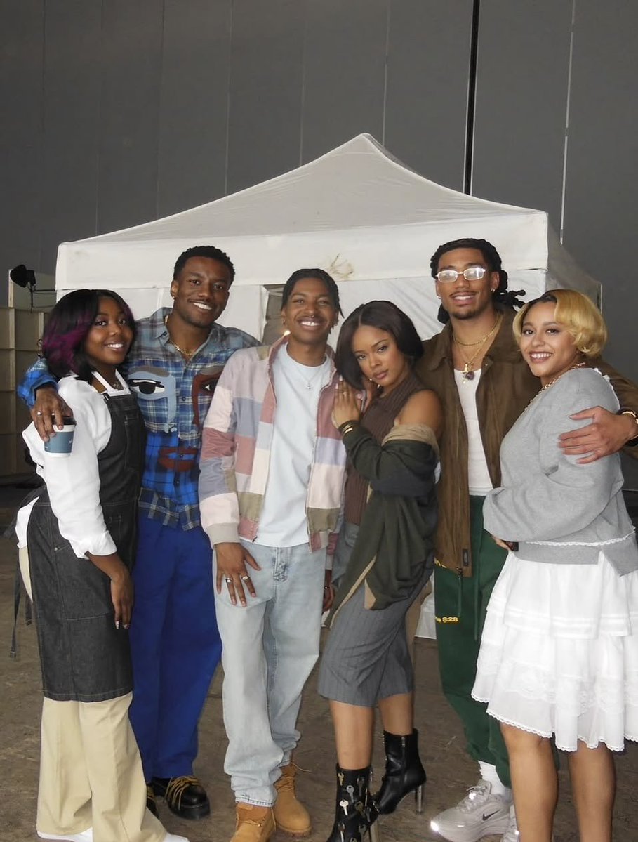 jaynearchives's tweet photo. The Crewww 😌 https://t.co/NyCUkOho0l