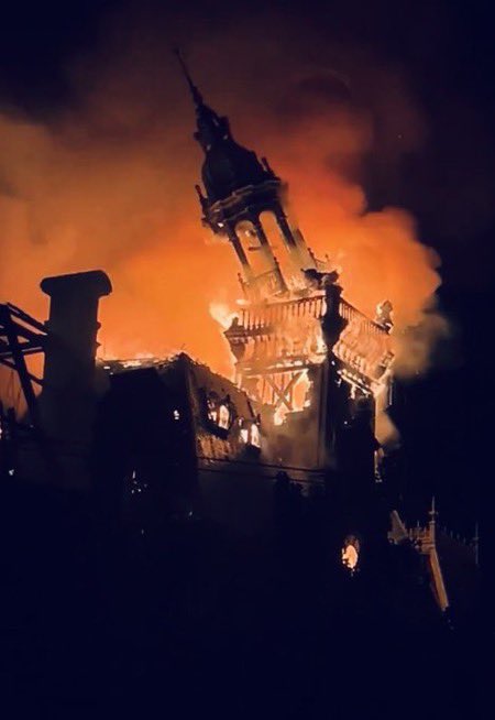 mhmck's tweet photo. Fascist russia reactivated its Fifth Column in France, the “Yellow Jackets”, to act as agents provocateurs to the rioters attacking French civil society. Yesterday they razed the Limoges Town Hall, a priceless heritage structure.

Organized, violent mobs define Chekist warfare. https://t.co/OMjgizdRY9