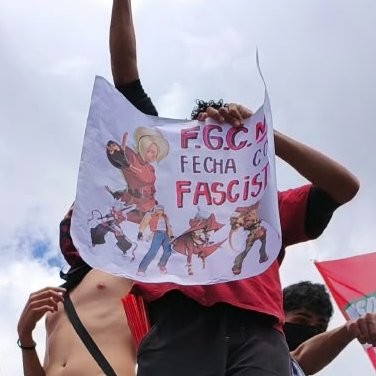 cladlless's tweet photo. "ai pq eu acho muito feio politizar a FGC"
 
Eu no ato sendo horroroso: https://t.co/p6IqRZe17v