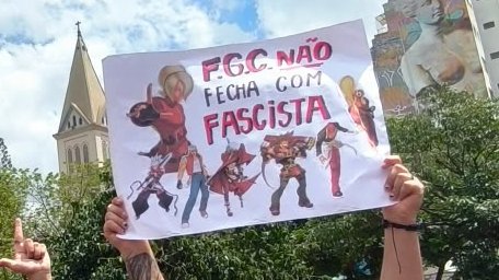 cladlless's tweet photo. "ai pq eu acho muito feio politizar a FGC"
 
Eu no ato sendo horroroso: https://t.co/p6IqRZe17v