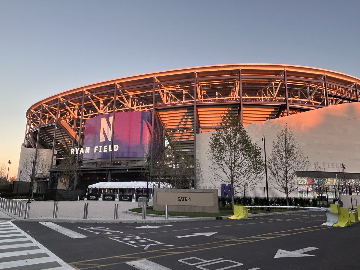 BuildingChi's tweet photo. Ryan Field on a crisp fall morning. https://t.co/9rgIAvlyT0