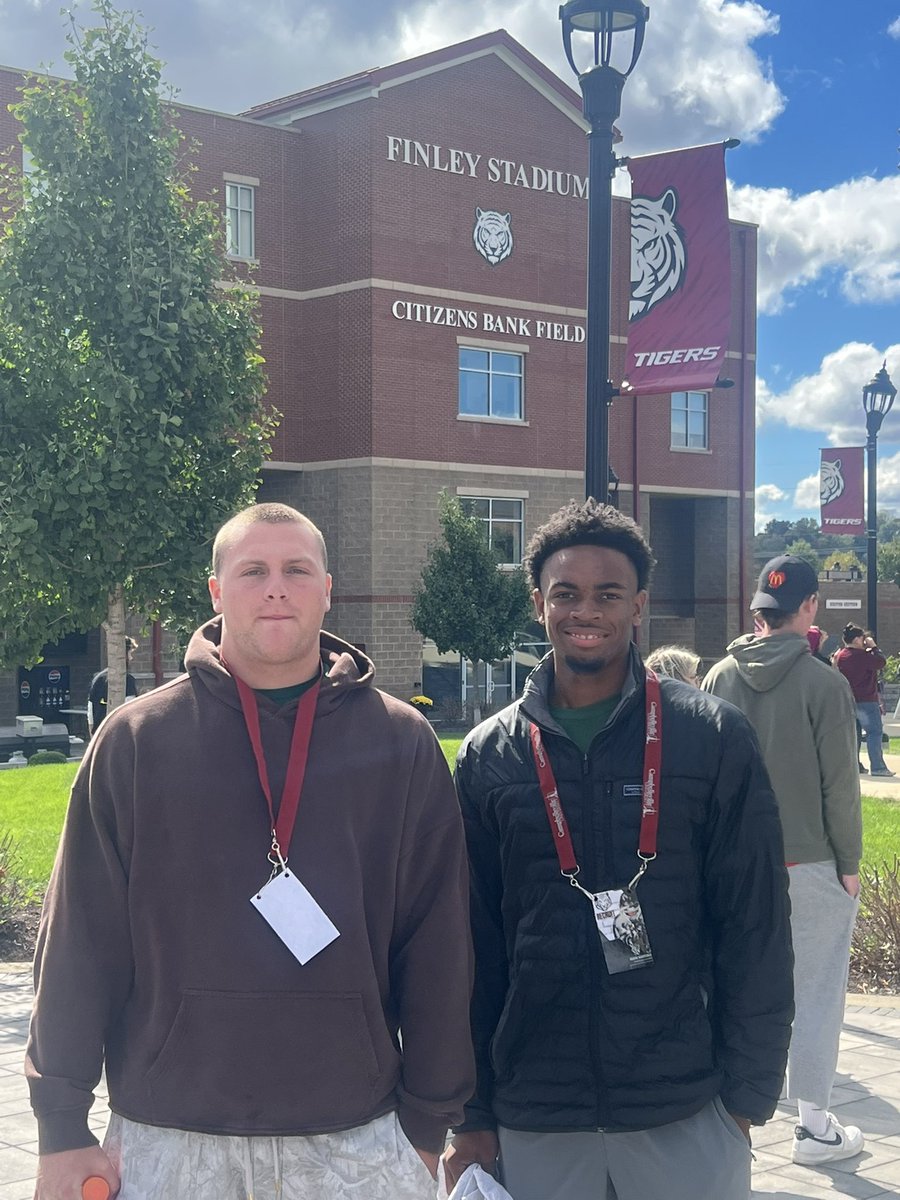 MooneyPres68878's tweet photo. Had an amazing time @CvilleTigersFB yesterday. Thank you @CoachHBrown8 for making us feel at home and welcomed. Congratulations on the win. @CoachStroup @BrintRussell19 @CSmithScout @GHSWaveFootball @WilliamInge1 @CoachDerekDay @Official_CoachA @CoachB_Blackmon @Cdj18_ https://t.co/VSMWH8MURq