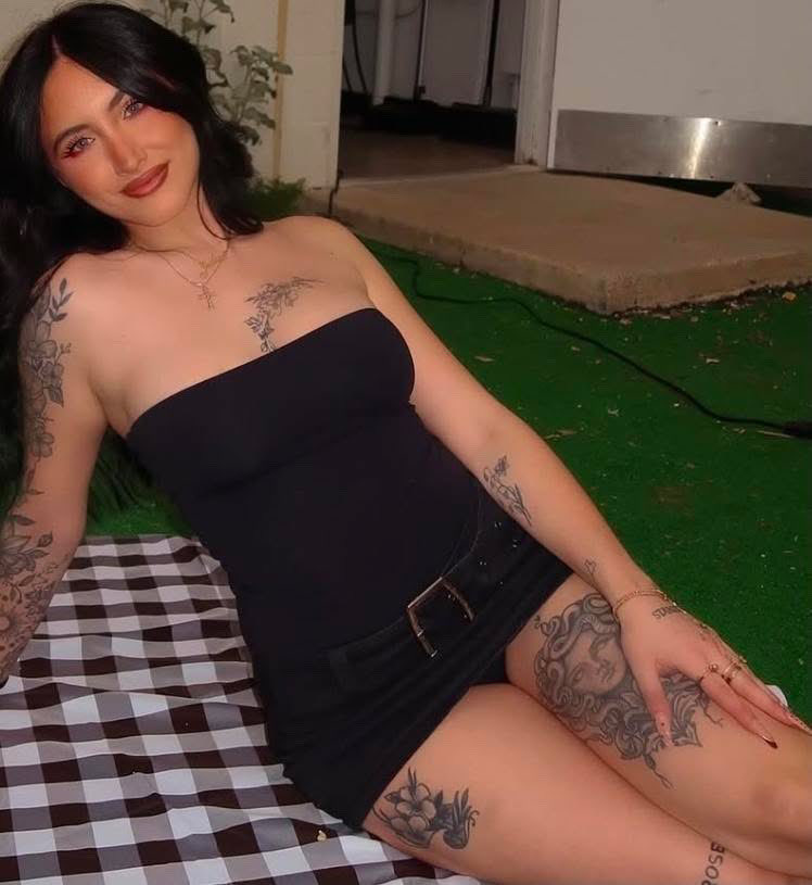 seanlnghhhh's tweet photo. come get sloppy and bi for my nutty college irls  #bop #goon #loser #irl https://t.co/t1Nlnk1761