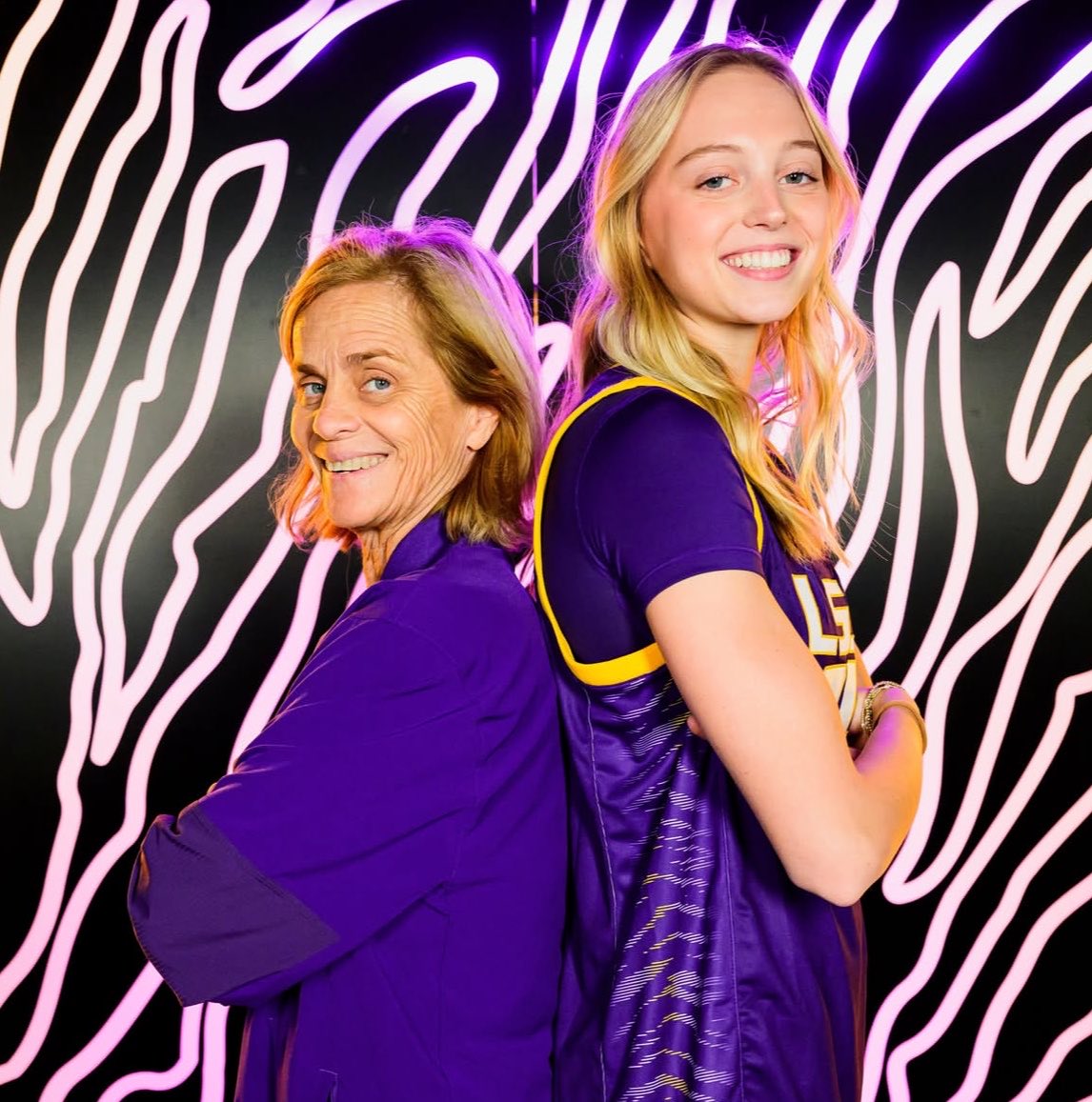 EJayArrow's tweet photo. 4⭐️ recruit Meg Moore (ranked #22 in the Class of 2028) has picked up an offer from LSU after her [unofficial] visit 🐯 https://t.co/zguz5yaLxW