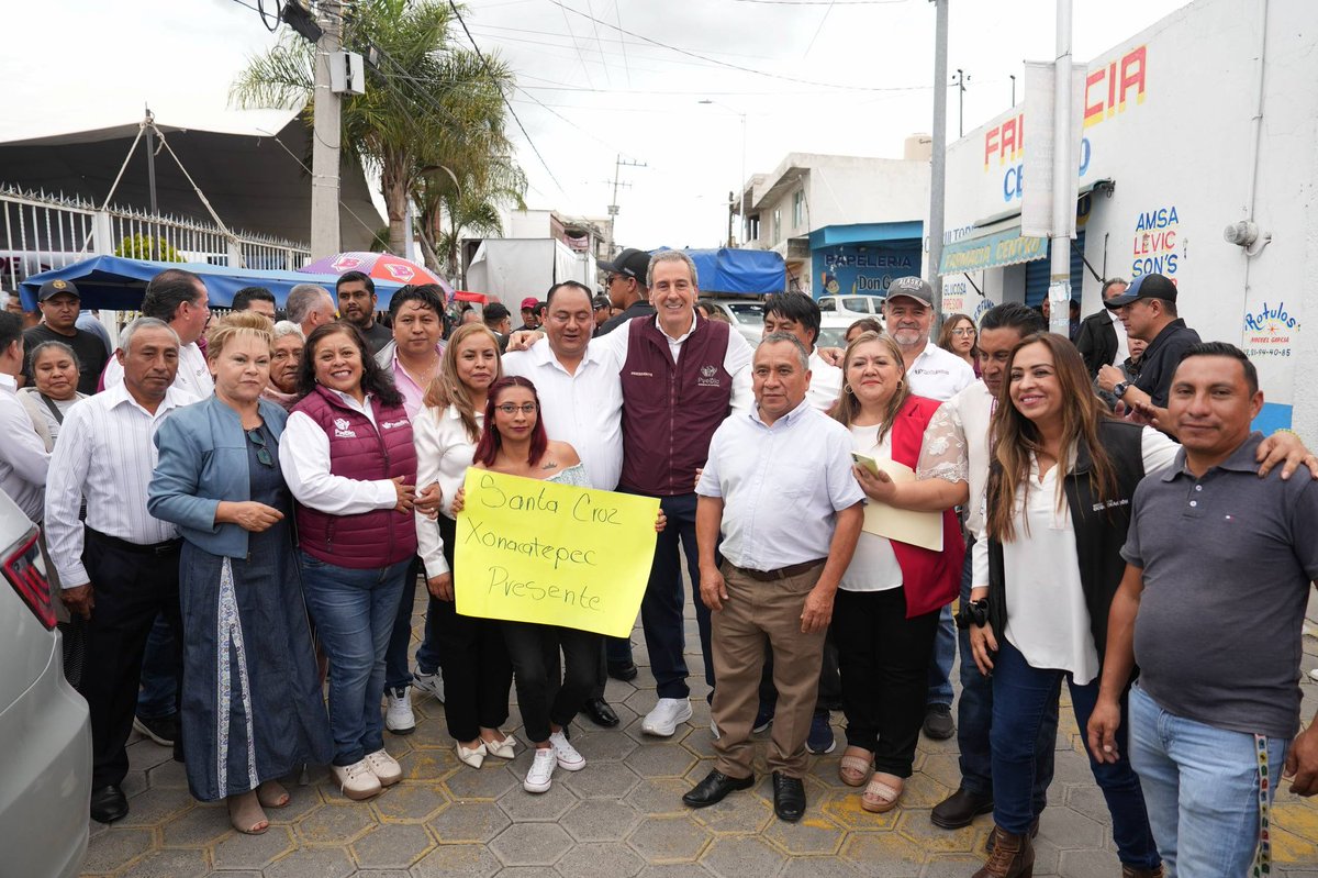pepechedrauimx's tweet photo. Nuestra última visita de hoy: Santa María #Xonacatepec. 🙌🏼
Gracias por recibirnos y acompañarnos para platicar sobre los resultados del trabajo que realizamos en esta gran junta auxiliar.

Me voy contento de este día y de seguir sumando esfuerzos con nuestra gente. Estamos #ConstruyendoLaCapital. 👊🏻