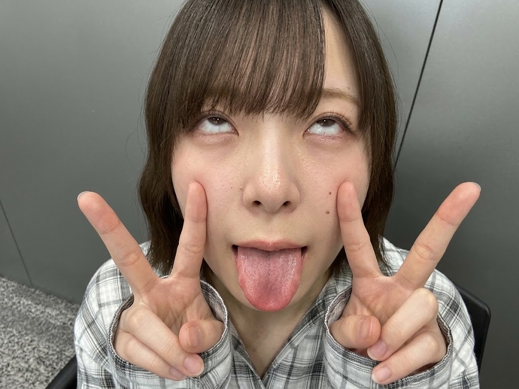 againlive_ tweet picture
