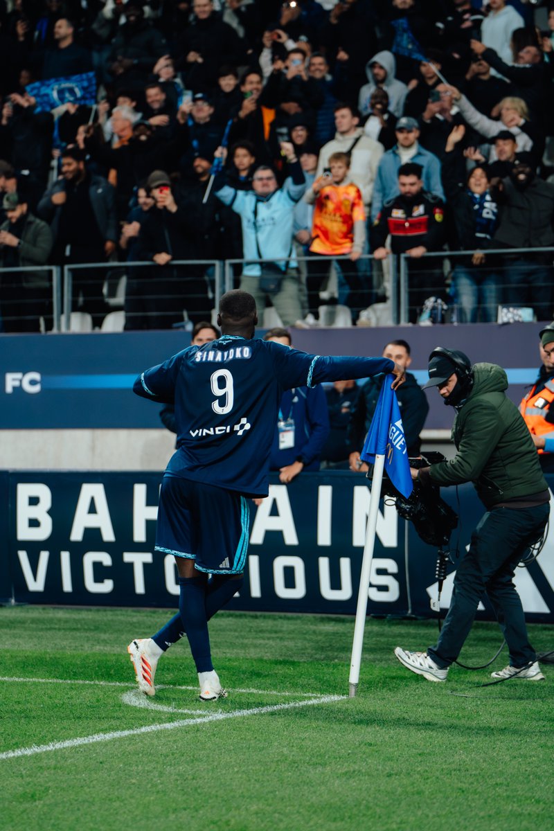 ParisFC tweet picture