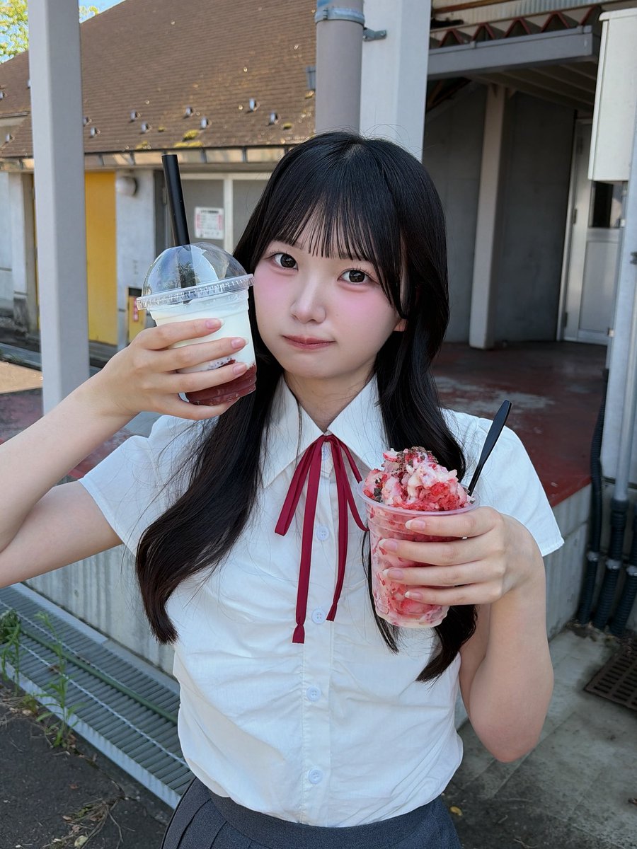 endo_rino_'s tweet photo. おはよう~🍓  #RainTree https://t.co/Z4fi0FOfhv