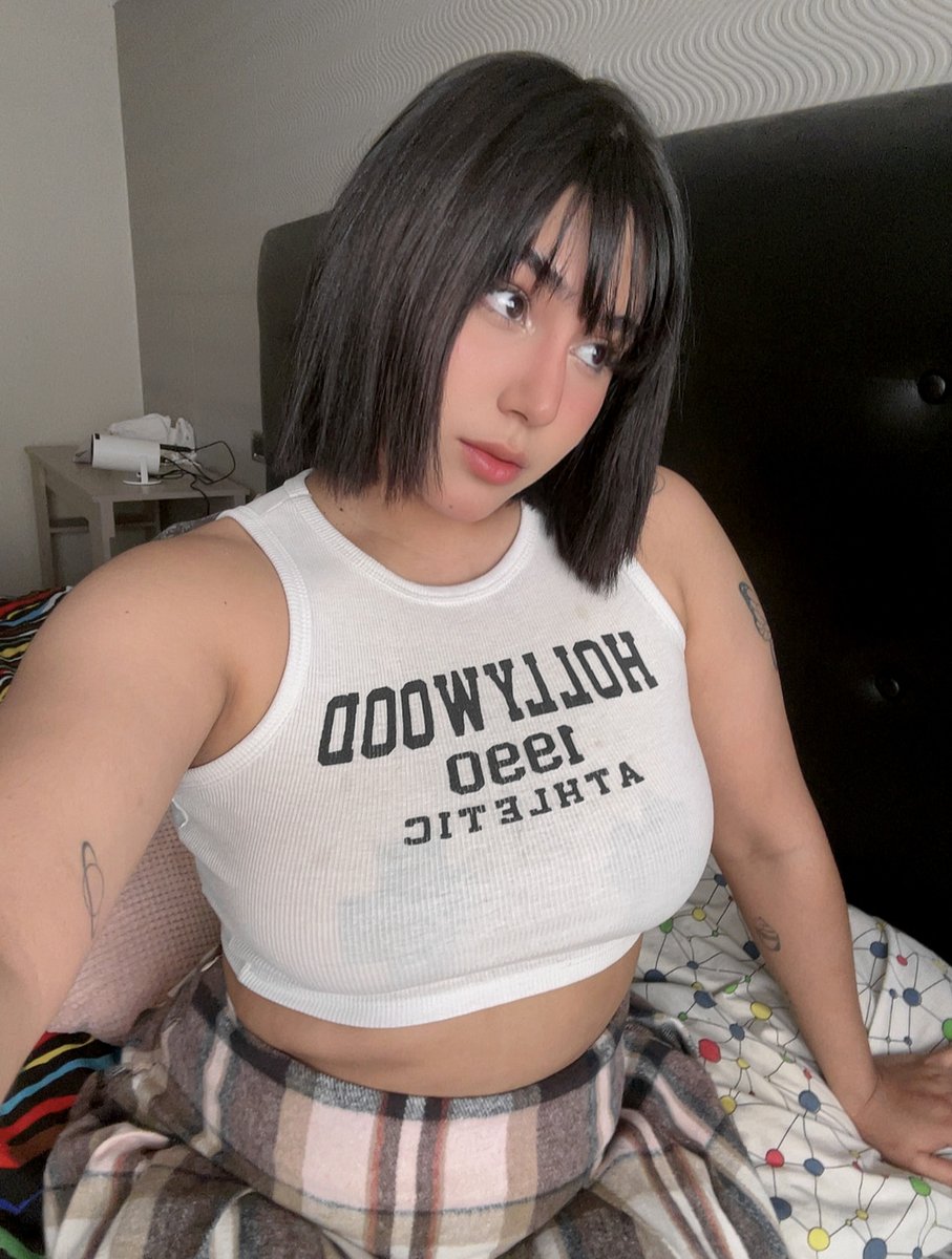 mia_lunnna's tweet photo. honestly i just want the "text me when you get home" type 🥺 https://t.co/wJpuhEnuD3