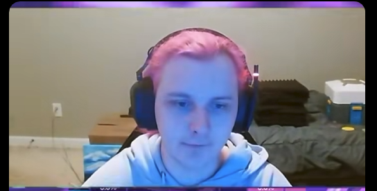 CatBot_ow's tweet photo. why am I blue LMAO https://t.co/1WvUOHKIVK