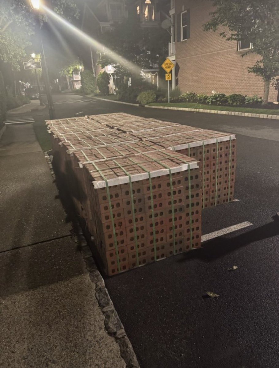 WallStreetApes's tweet photo. - In France they leave pallets of glass bottles to use in riots
- During the BLM riots they left pallets of bricks
- During the ICE protests throughout America they left stacks of bricks to throw at law enforcement

Same playbook, same people funding it. It’s a communist takeover https://t.co/y3UhZHWZbm