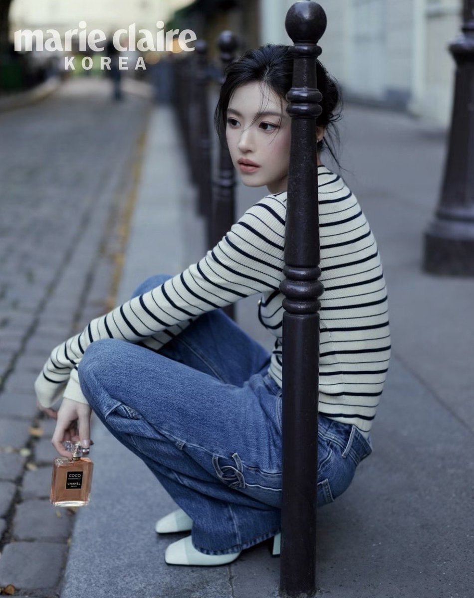 22doee's tweet photo. 개초미녀한테서 나는 훈내가 개좋음 https://t.co/EnUPdTaCIU