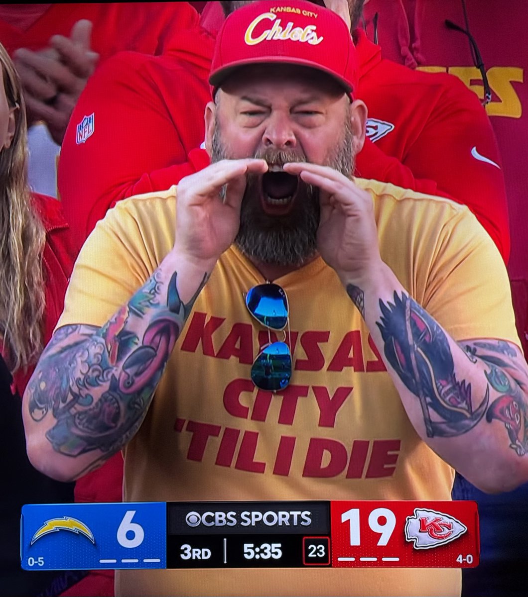 BBQChiefs's tweet photo. Arrowhead. https://t.co/rXCHDiaEKY