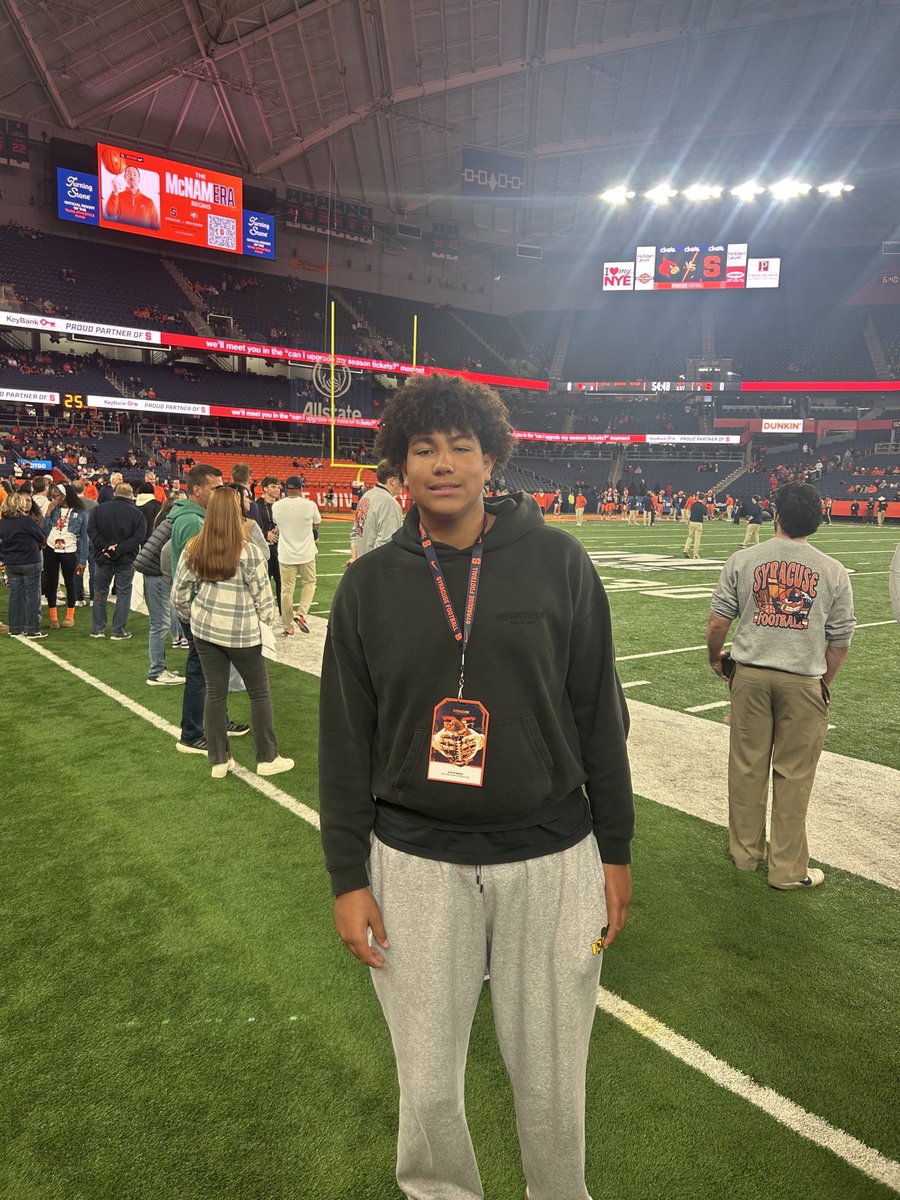 JustinMing0's tweet photo. Great game day visit last night at Syracuse! 🍊 Thank you @CoachNapoleon and @cusefootball for having me. I appreciate the opportunity and look forward to what’s next! https://t.co/zstVP6kAxH