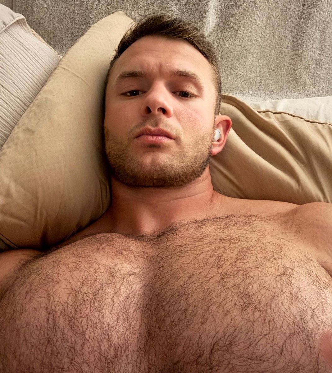 Alphaprotein26's tweet photo. Built like a God. Feared like a King. Worshipped like a force you’ll never outrank. 👑💪😈
Dm open for serious paypigs only. 
#findom #AlphaMale #cashmaster #paypig #worshipme https://t.co/1cOYyNHNVM