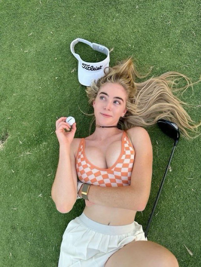 GraceCharii4's tweet photo. Golf has a dress code, and Grace Charis understood the assignment. ⛳👀 https://t.co/dbC5mk0BLw