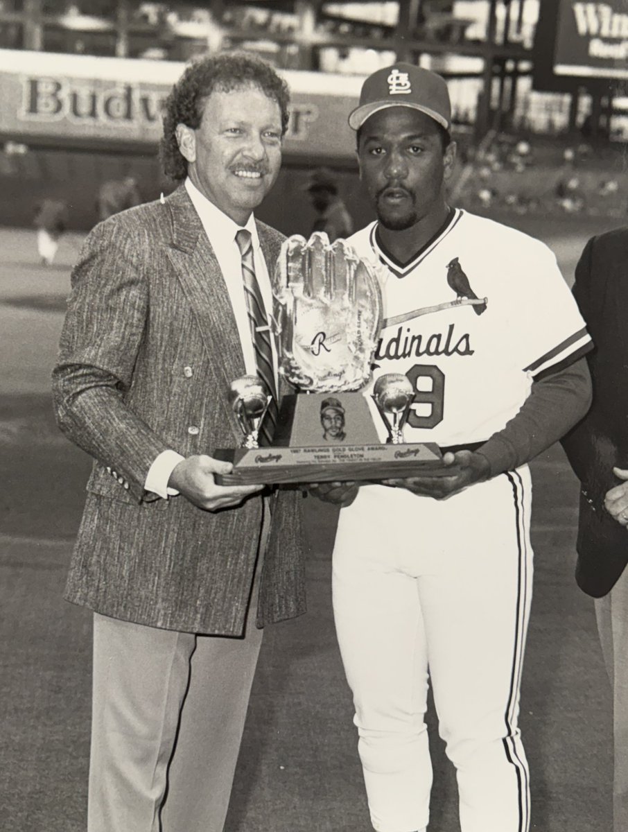 TSize2's tweet photo. @AugieNash I had this great pic too or my Dad presenting either TPs ‘87 or ‘89 @RawlingsSports Gold Glove https://t.co/CYc6uCUYKv