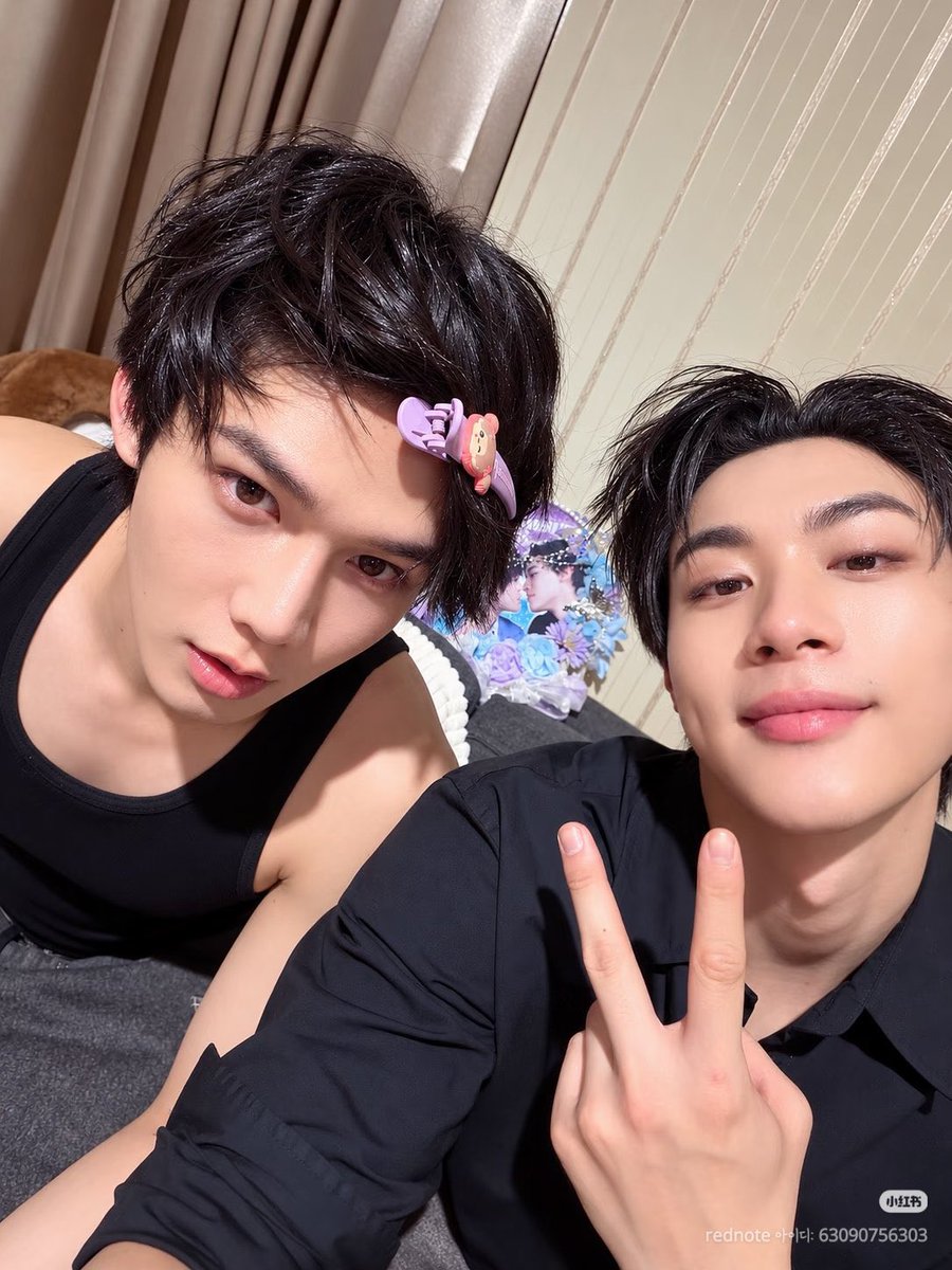 gyeotbom's tweet photo. 아 예뻐💜🩵
하루의 시작은 우리 애들이징🤭

#Toptapminlee https://t.co/qCxiV3suGw