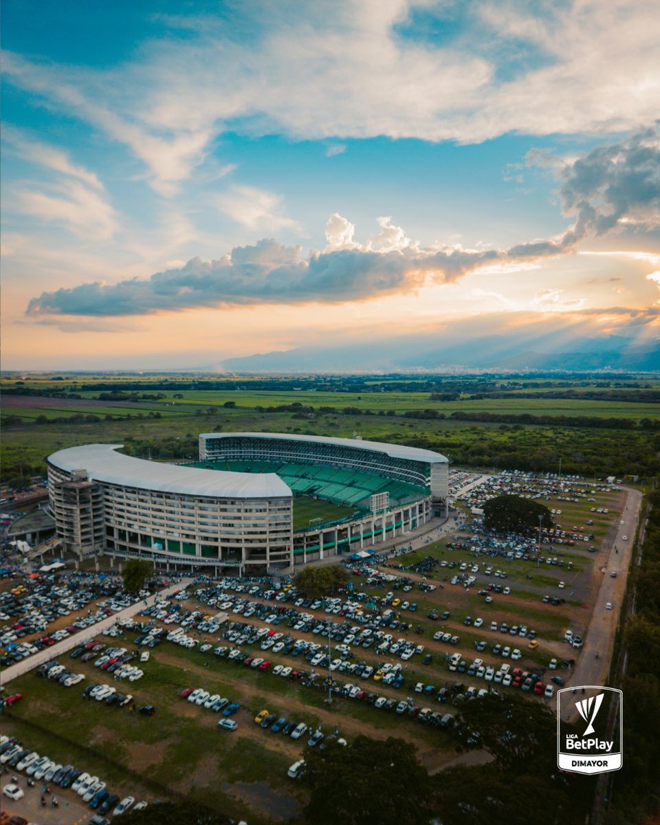 LigaBetPlayD's tweet photo. 😌📸Las postales que nos llegan desde Palmafiesta en la previa de hoy. 

#UnaLigaConMásPasión #LigaBetPlayDimayor #fpc #futbolcolombiano https://t.co/350PXjwonQ