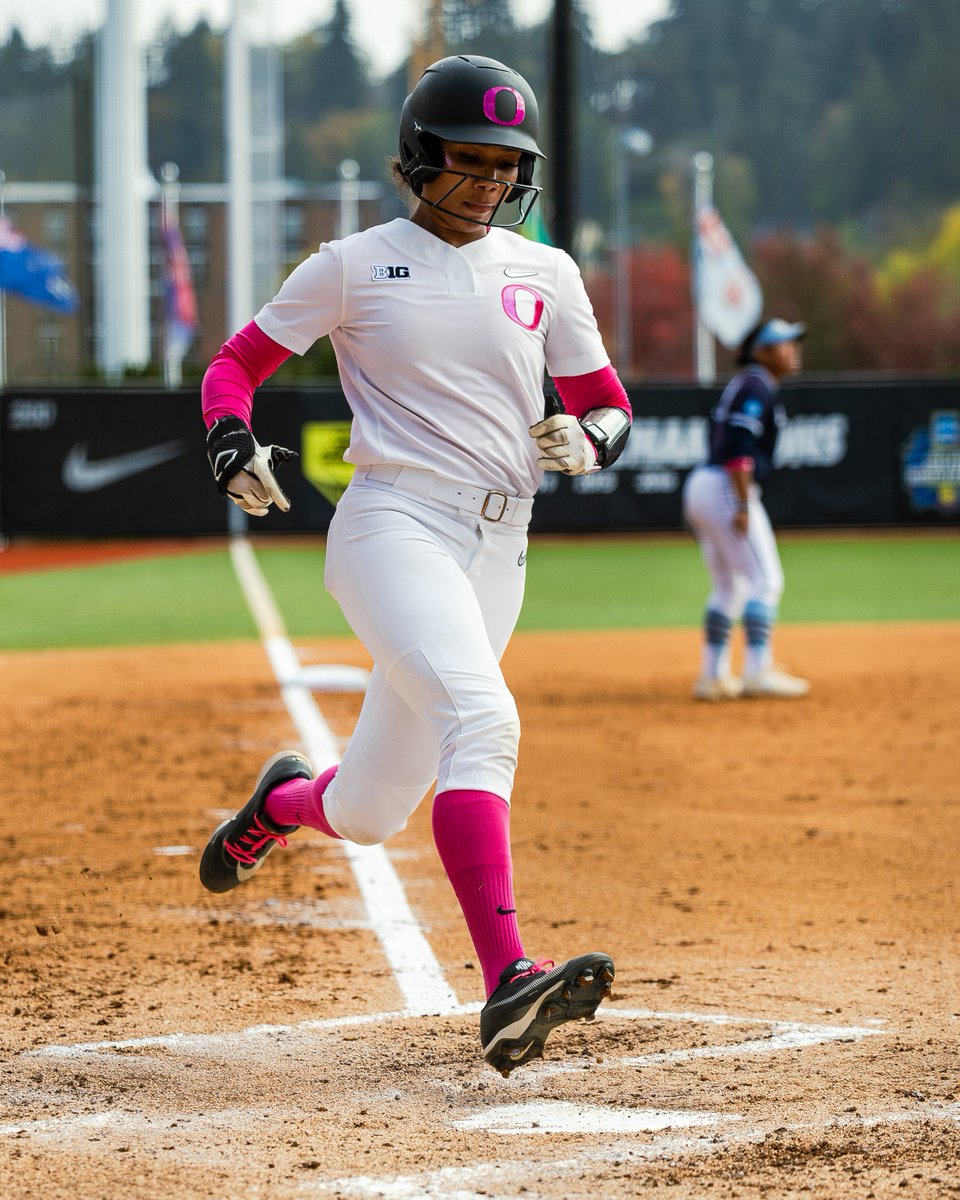 OregonSB's tweet photo. Sunday Fun Day!

#GoDucks | #Version9 https://t.co/C0IMNYjRFw
